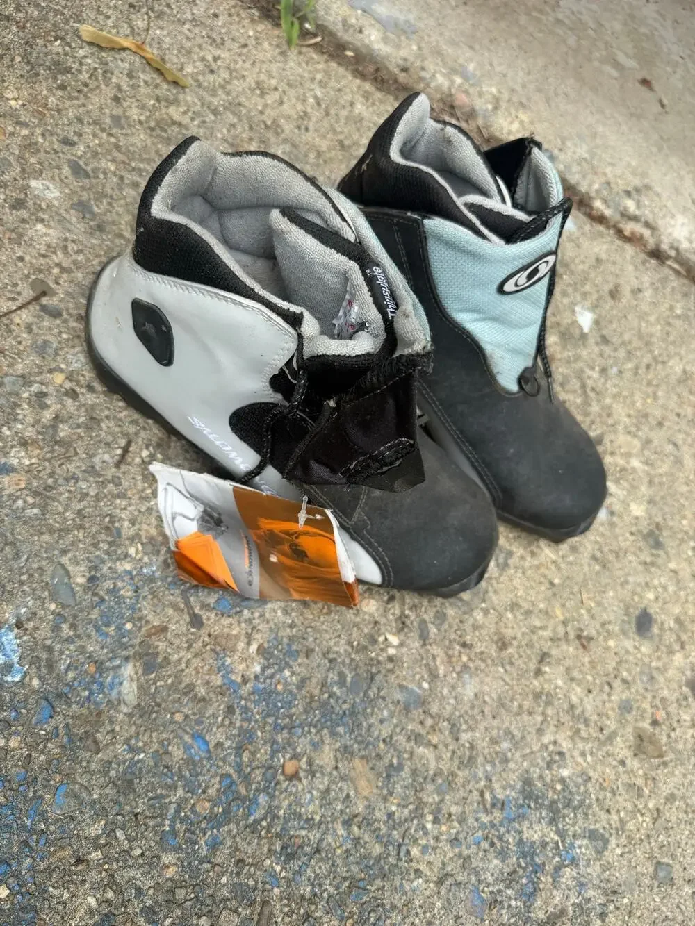 Salomon Womens Ski Shoe Boot Auto Fit Black Gray Sz 8.5